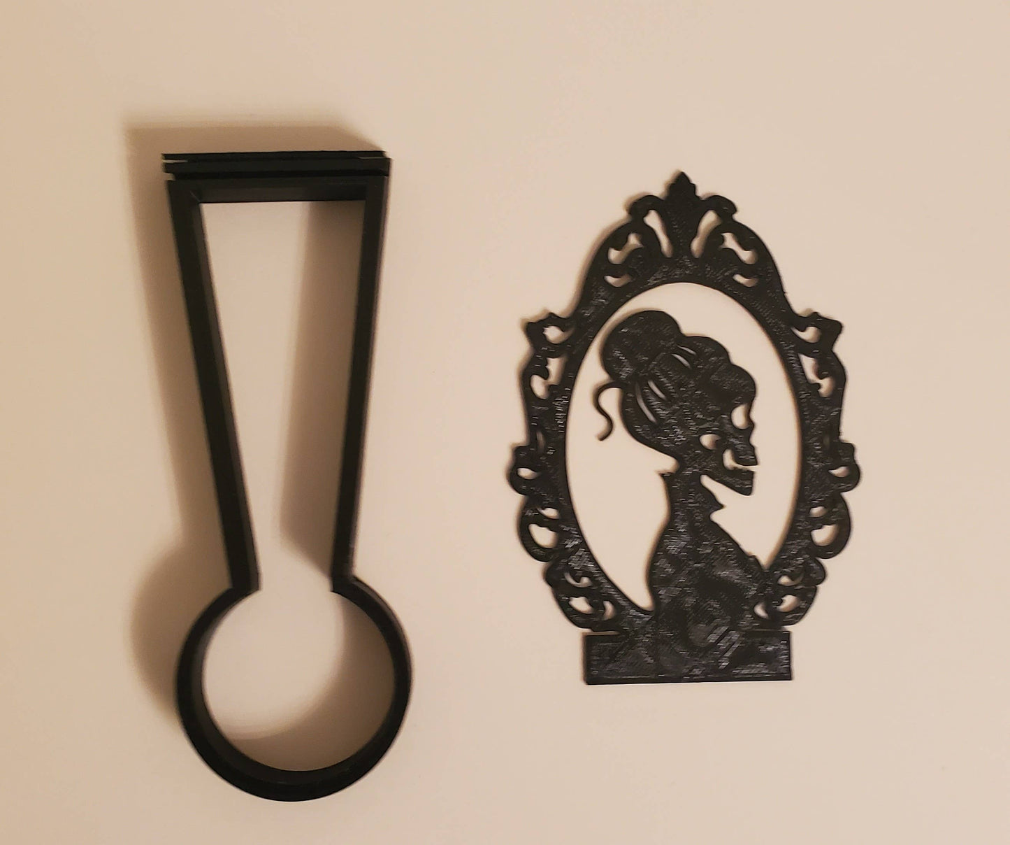 KeaLite Lady Skull Cameo Shadow Caster and KeaLite Stand