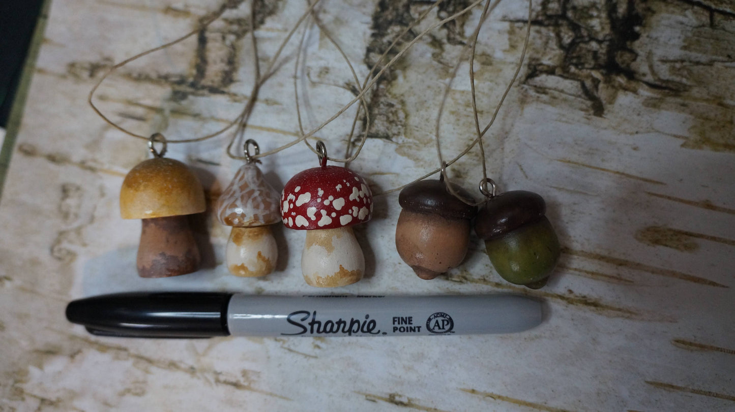Mini mushroom and acorn ornament gift set