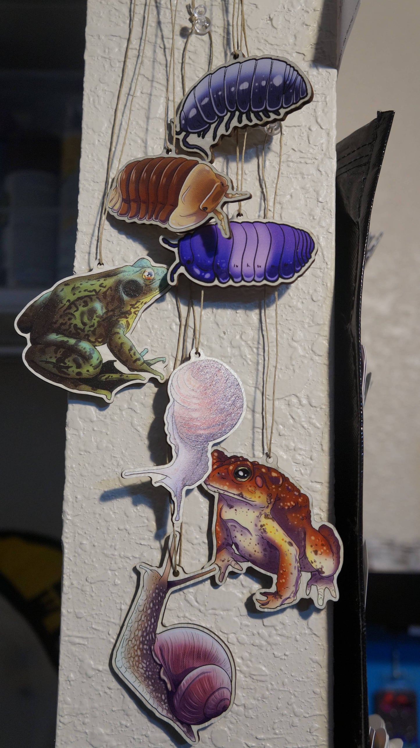 Fauna printed wooden ornaments